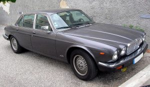 1280px-0509_Jaguar_Sovereign_4.2_2