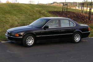 BMW-740i-(E38)-6